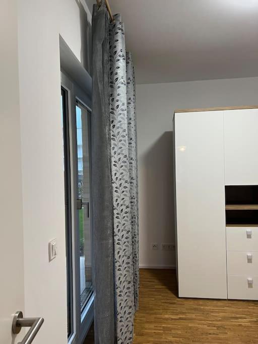 Three Bedroom Apartment In City Centre With A Grand Garden Франкфурт-на-Майне Экстерьер фото